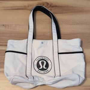 Lululemon Daily Multi-Pocket Canvas Tote Bag 20L
